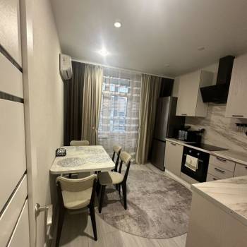 Сдается 1-комнатная квартира, 43 м²