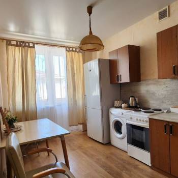 Сдается 1-комнатная квартира, 35 м²