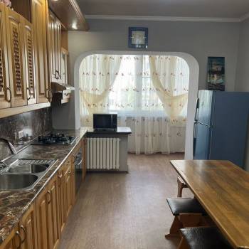 Сдается 2-х комнатная квартира, 80 м²