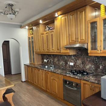 Сдается 2-х комнатная квартира, 80 м²