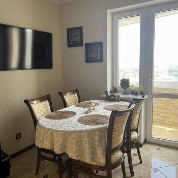 Продается 1-комнатная квартира, 45 м²
