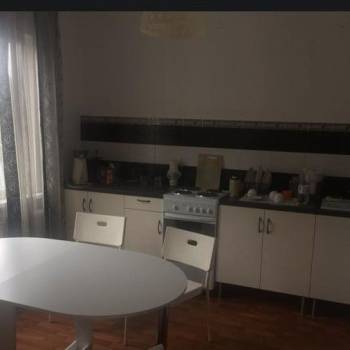 Сдается 2-х комнатная квартира, 75 м²