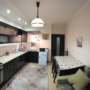 Продается 1-комнатная квартира, 45 м²