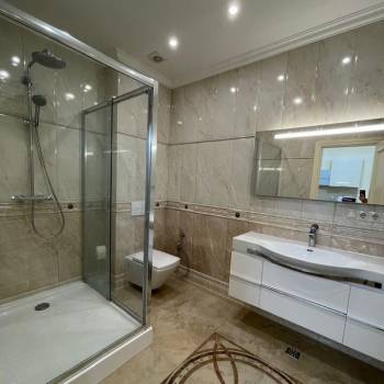 Продается 1-комнатная квартира, 82 м²
