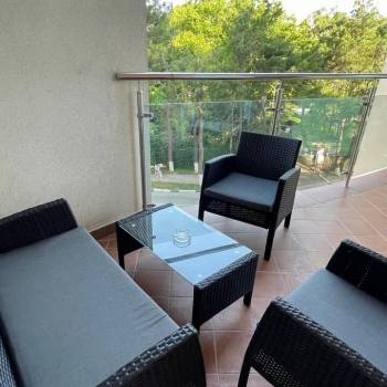 Продается 1-комнатная квартира, 82 м²