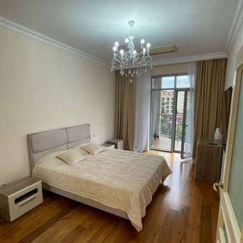 Продается 1-комнатная квартира, 82 м²