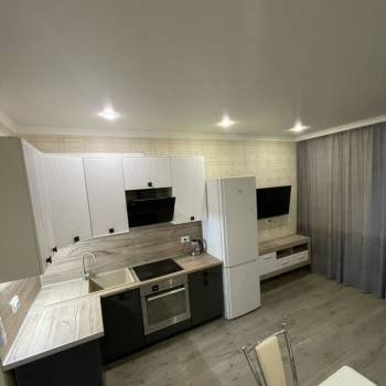 Сдается 2-х комнатная квартира, 67 м²
