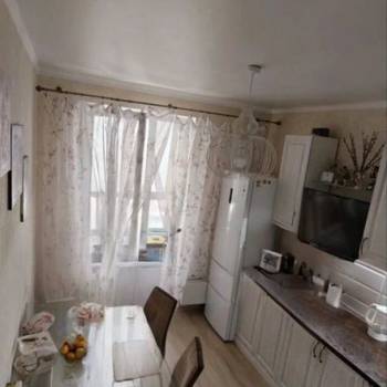Продается 1-комнатная квартира, 38 м²