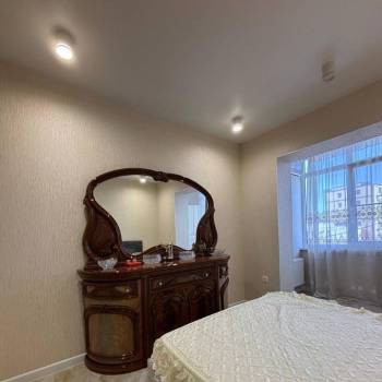 Продается 1-комнатная квартира, 49,7 м²