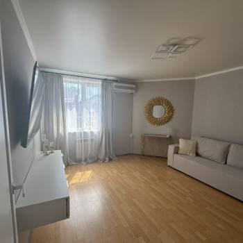 Продается 1-комнатная квартира, 40 м²