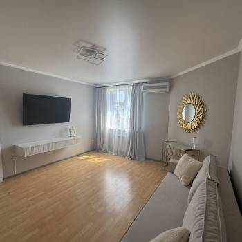 Продается 1-комнатная квартира, 40 м²