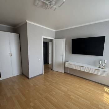 Продается 1-комнатная квартира, 40 м²