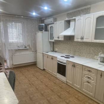 Сдается 2-х комнатная квартира, 70 м²
