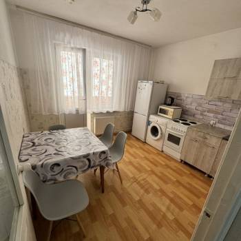 Сдается 2-х комнатная квартира, 60 м²