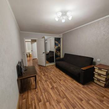 Сдается 1-комнатная квартира, 49 м²