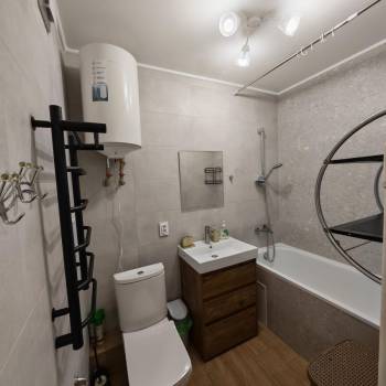Сдается 1-комнатная квартира, 49 м²