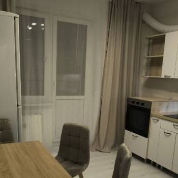 Сдается 1-комнатная квартира, 43 м²