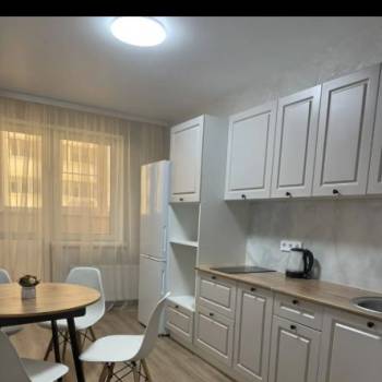 Сдается 2-х комнатная квартира, 70 м²