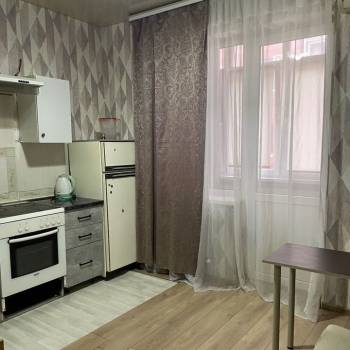 Сдается 1-комнатная квартира, 38 м²