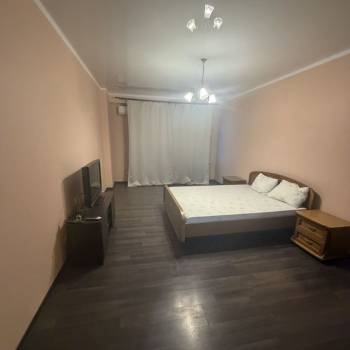 Сдается 1-комнатная квартира, 53 м²