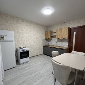 Сдается 1-комнатная квартира, 42 м²