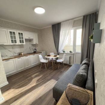 Сдается 1-комнатная квартира, 43 м²