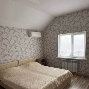 Сдается 2-х комнатная квартира, 100 м²