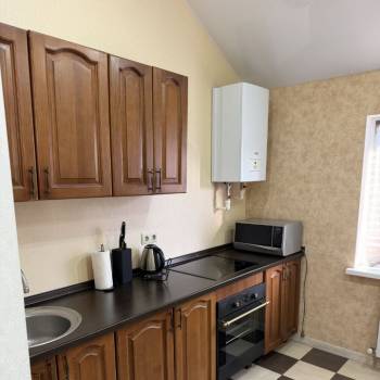 Сдается 2-х комнатная квартира, 100 м²