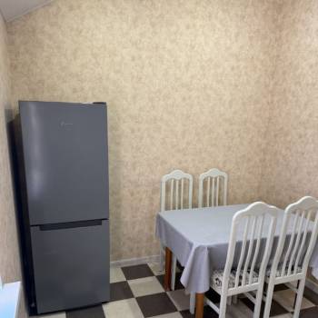 Сдается 2-х комнатная квартира, 100 м²
