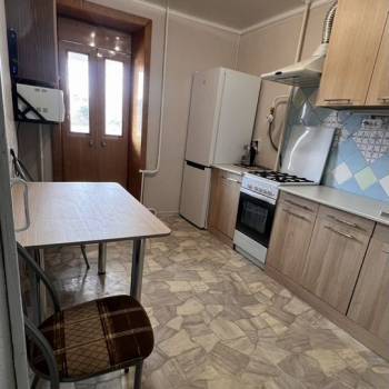 Сдается Многокомнатная квартира, 60 м²