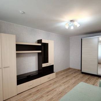 Продается 1-комнатная квартира, 38 м²