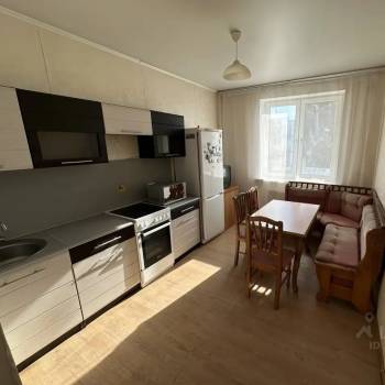 Сдается 1-комнатная квартира, 38 м²