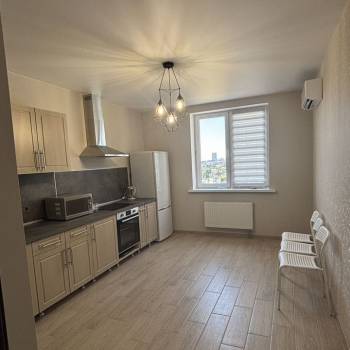 Сдается 2-х комнатная квартира, 70 м²