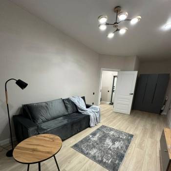 Продается 1-комнатная квартира, 38 м²