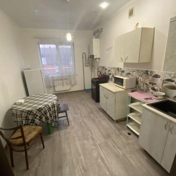 Сдается 1-комнатная квартира, 42 м²