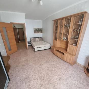 Сдается 1-комнатная квартира, 42 м²