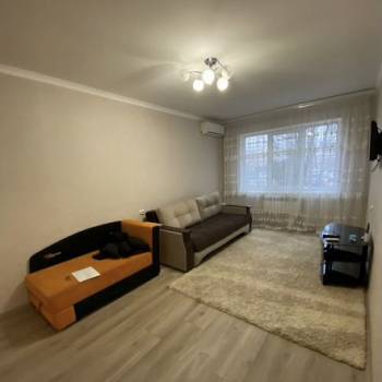 Сдается 1-комнатная квартира, 38 м²