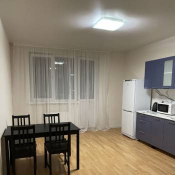 Сдается 2-х комнатная квартира, 80 м²