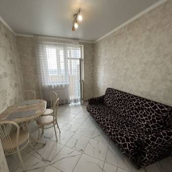 Сдается 1-комнатная квартира, 39 м²