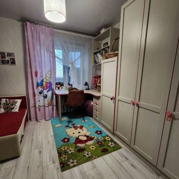 Продается Многокомнатная квартира, 77,6 м²