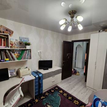 Продается Многокомнатная квартира, 77,6 м²
