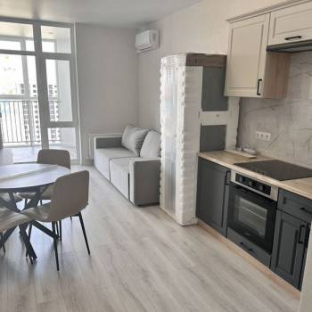 Сдается 2-х комнатная квартира, 82 м²