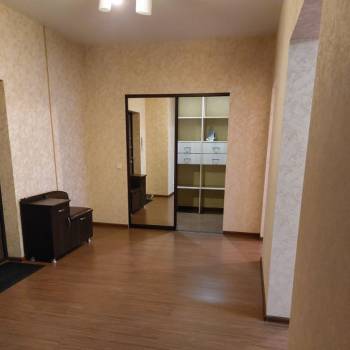 Сдается 2-х комнатная квартира, 80 м²