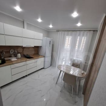 Сдается 1-комнатная квартира, 42 м²