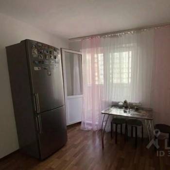 Продается 1-комнатная квартира, 40 м²