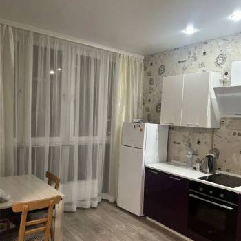 Сдается 1-комнатная квартира, 49 м²