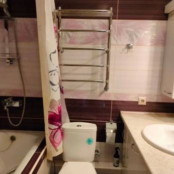 Сдается 1-комнатная квартира, 49 м²