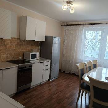 Сдается 2-х комнатная квартира, 61 м²