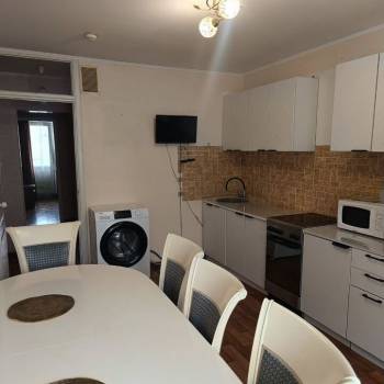 Сдается 2-х комнатная квартира, 61 м²