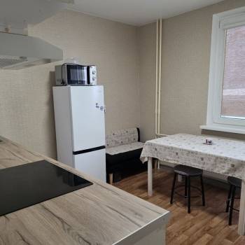 Сдается 1-комнатная квартира, 38 м²